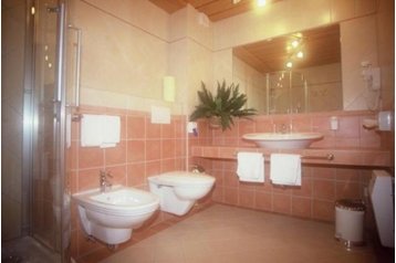 Austria Privát Graz, Exteriorul